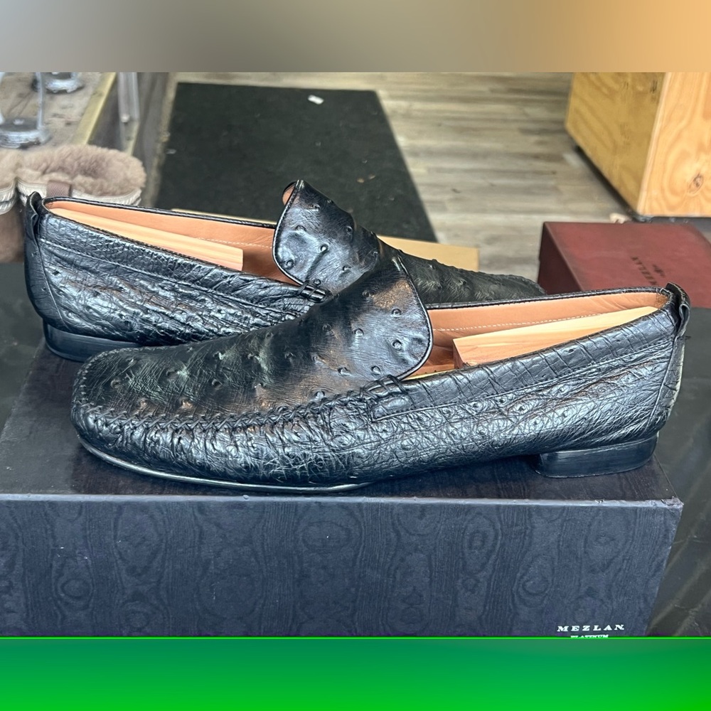 Mezlan Men’s Black Ostrich Loafers. - Picture 3 of 6